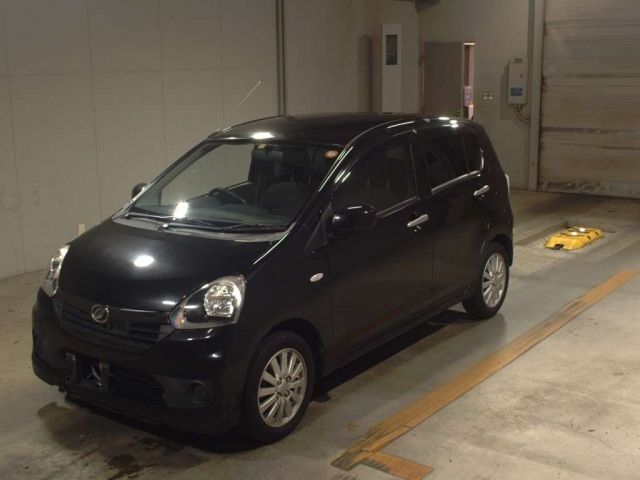 4148 Daihatsu Mira e s LA300S 2015 г. (TAA Kyushu)